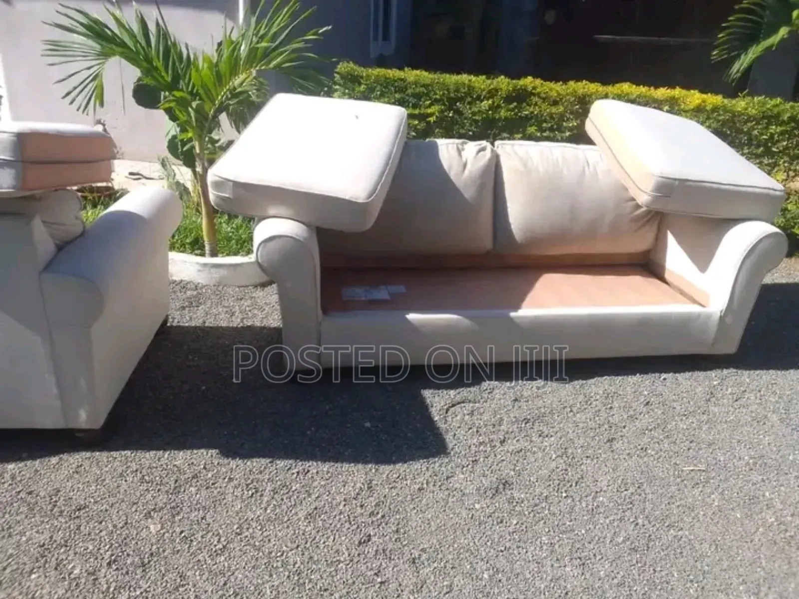 Sofa Set Cleaning Services