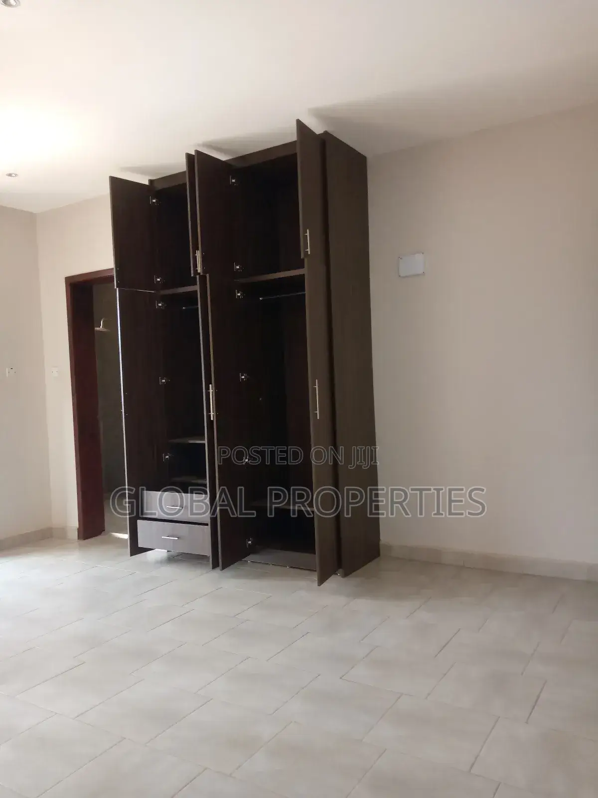 2bdrm Apartment in Kira Kyaliwajala Rd, Central Division for rent