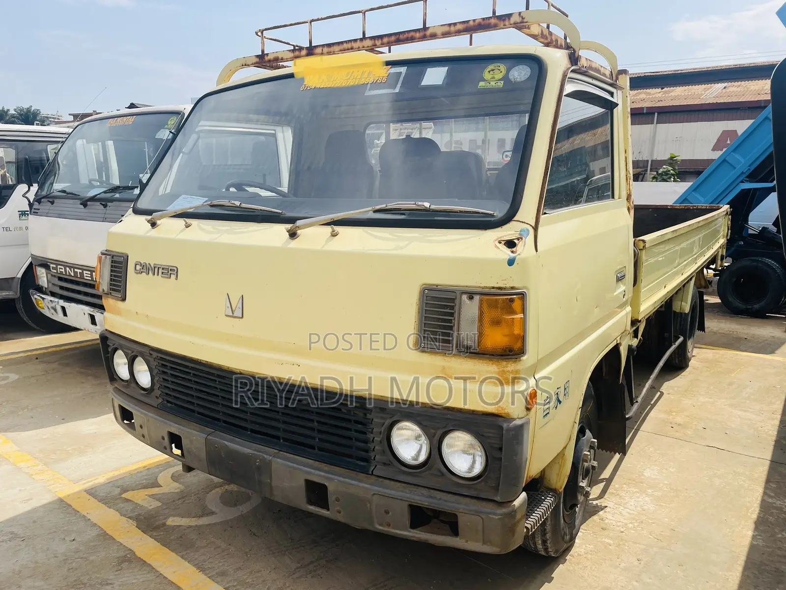 Canter Round Lights Truck