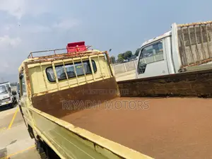 Canter Round Lights Truck