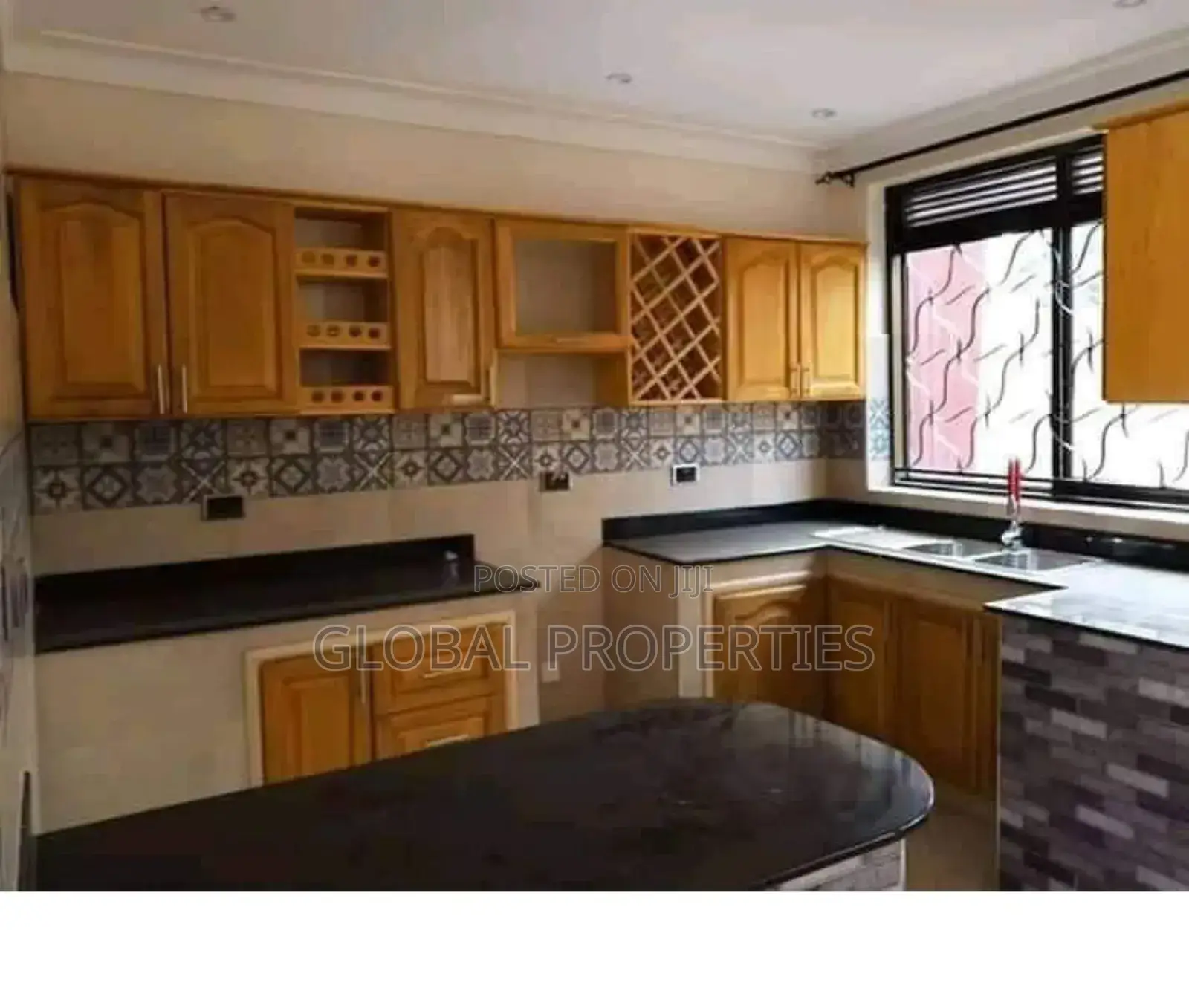4bdrm Bungalow in Kyaliwajala Kireka, Central Division for rent