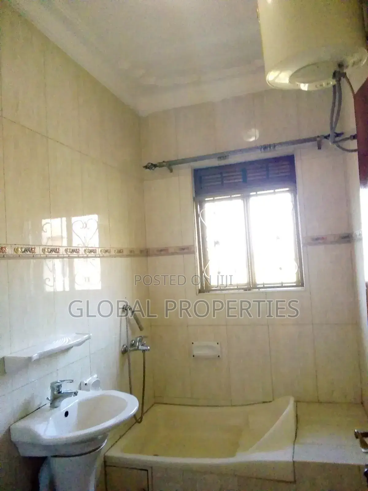 4bdrm Bungalow in Kyaliwajala Kireka, Central Division for rent