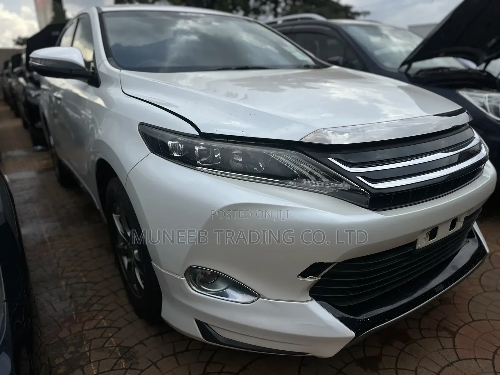 Toyota Harrier 2.0 2015 White