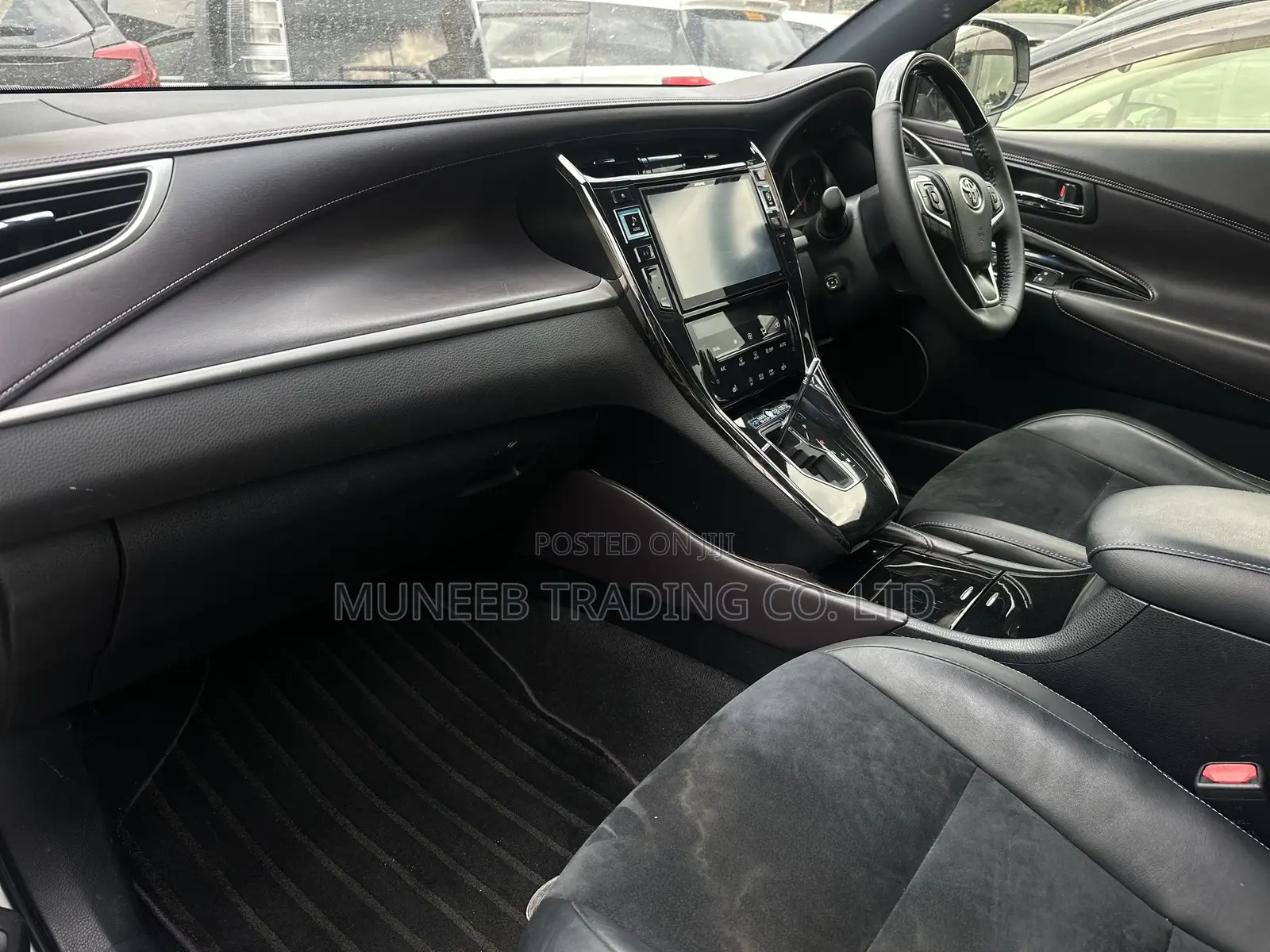 Toyota Harrier 2.0 2015 White