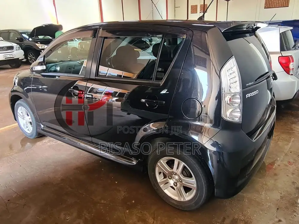 Toyota Passo 1.3 FWD 2009 Black