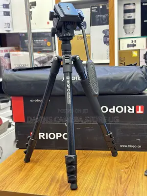 Triopo Stand