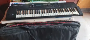 Roland XP-10 Synthersizer Piano