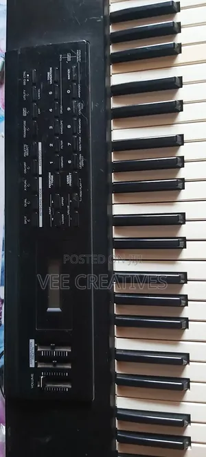 Roland XP-10 Synthersizer Piano