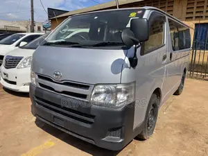 Toyota HiAce 2011 Silver