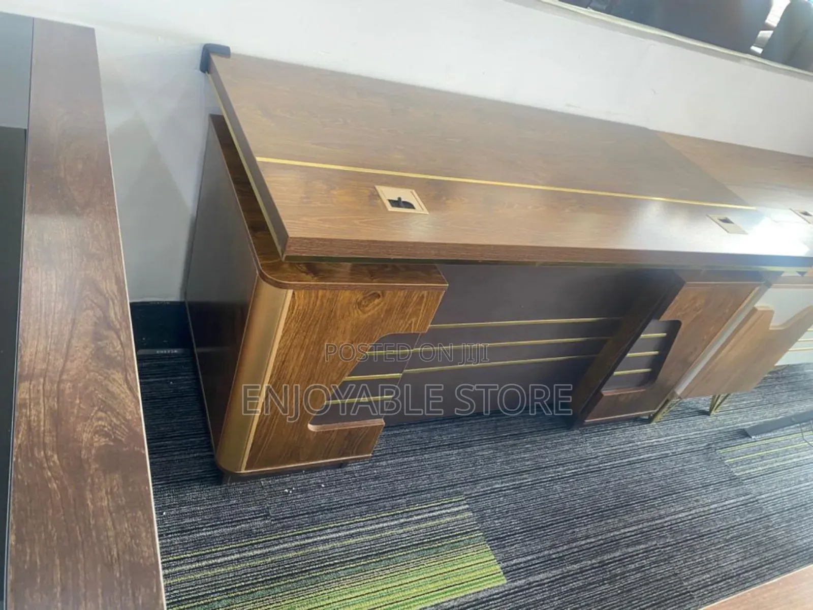 Modern Class Office Table (Executive)
