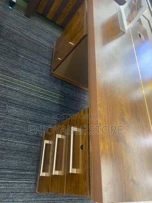 Modern Class Office Table (Executive)