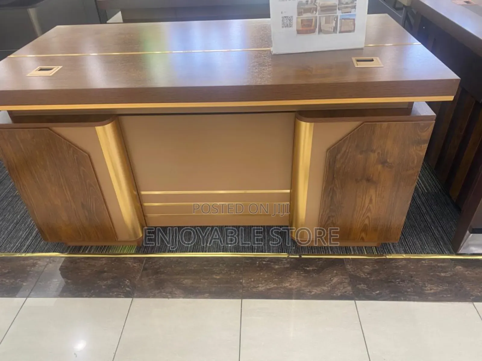 Modern Class Office Table (Executive)