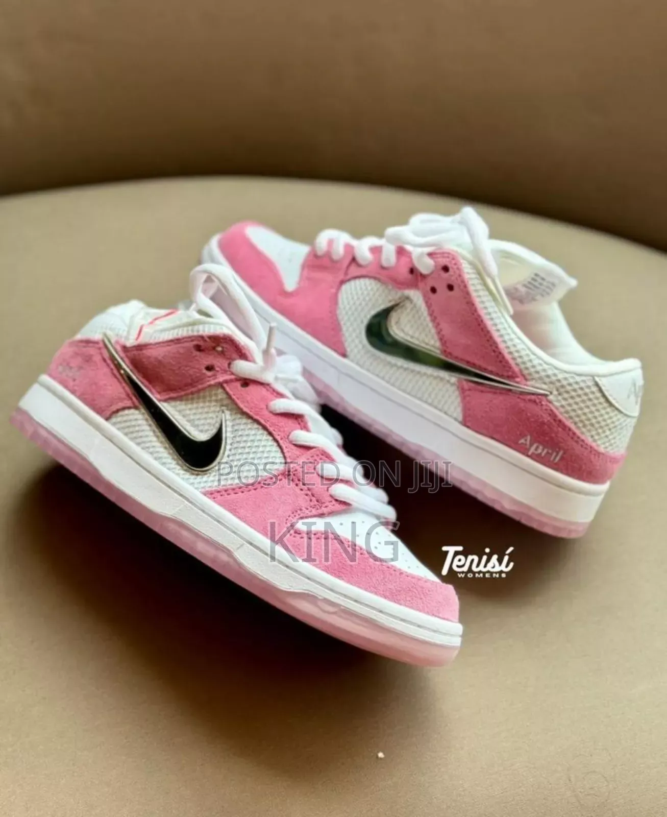 Nike SB Dunk Low April "Pink"