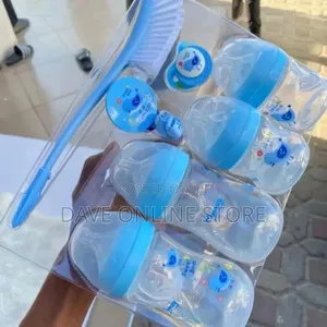 Momeasy New Born Baby Bottle Set-Blue, Color Varies