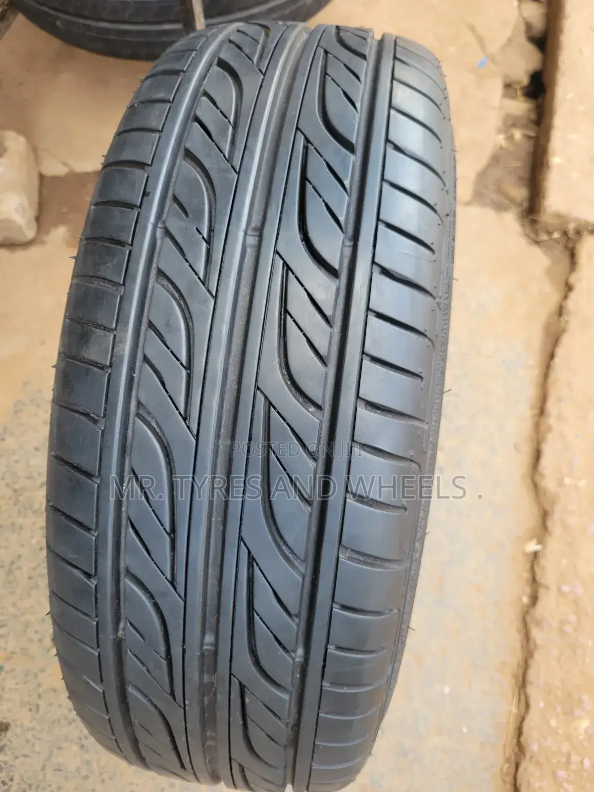 It's 215 40r18 in the Type of Gd Year the Eagle Tires Japan