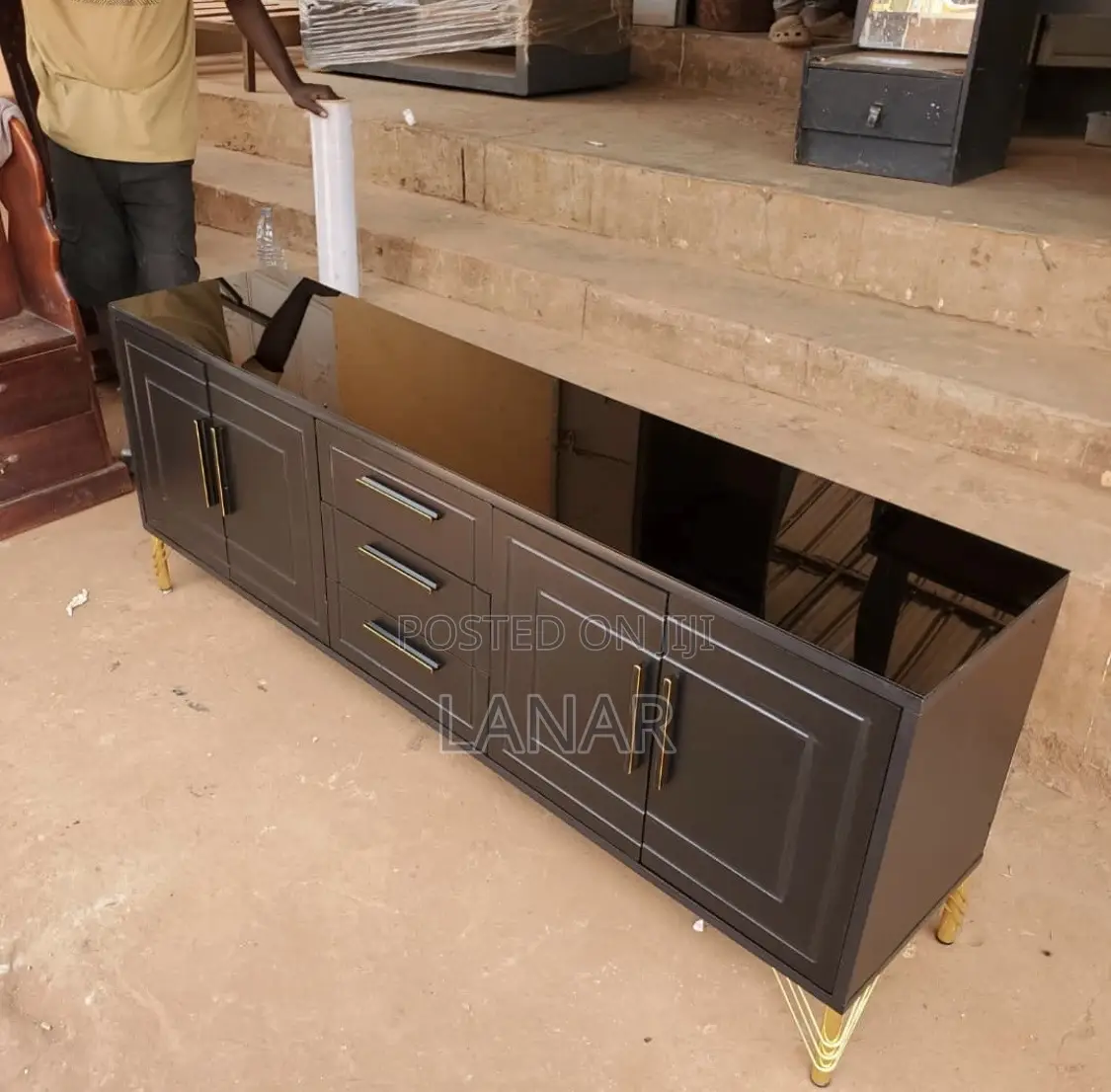 Black Glass Top Tv Stand