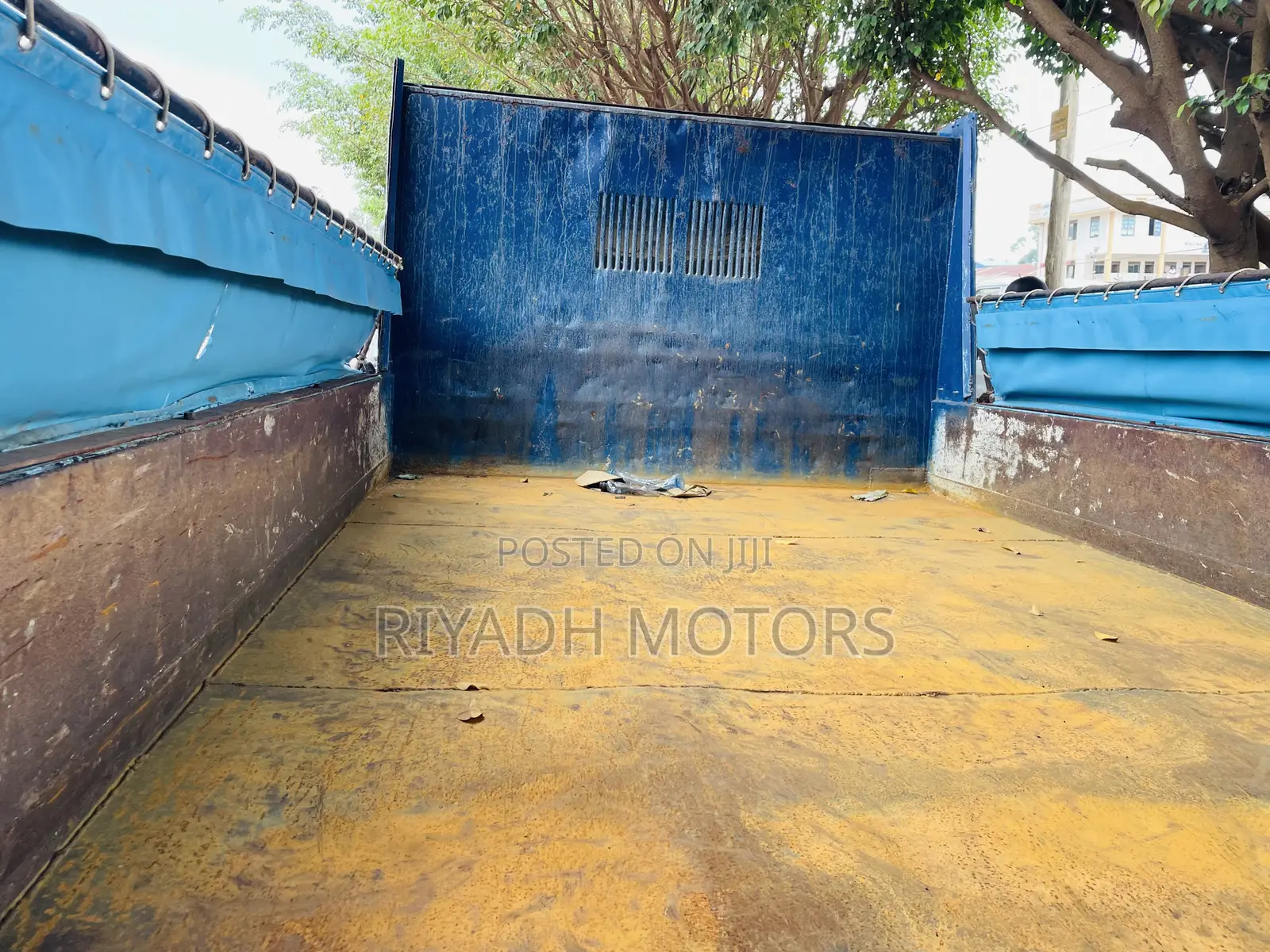 Isuzu Dumper 1999