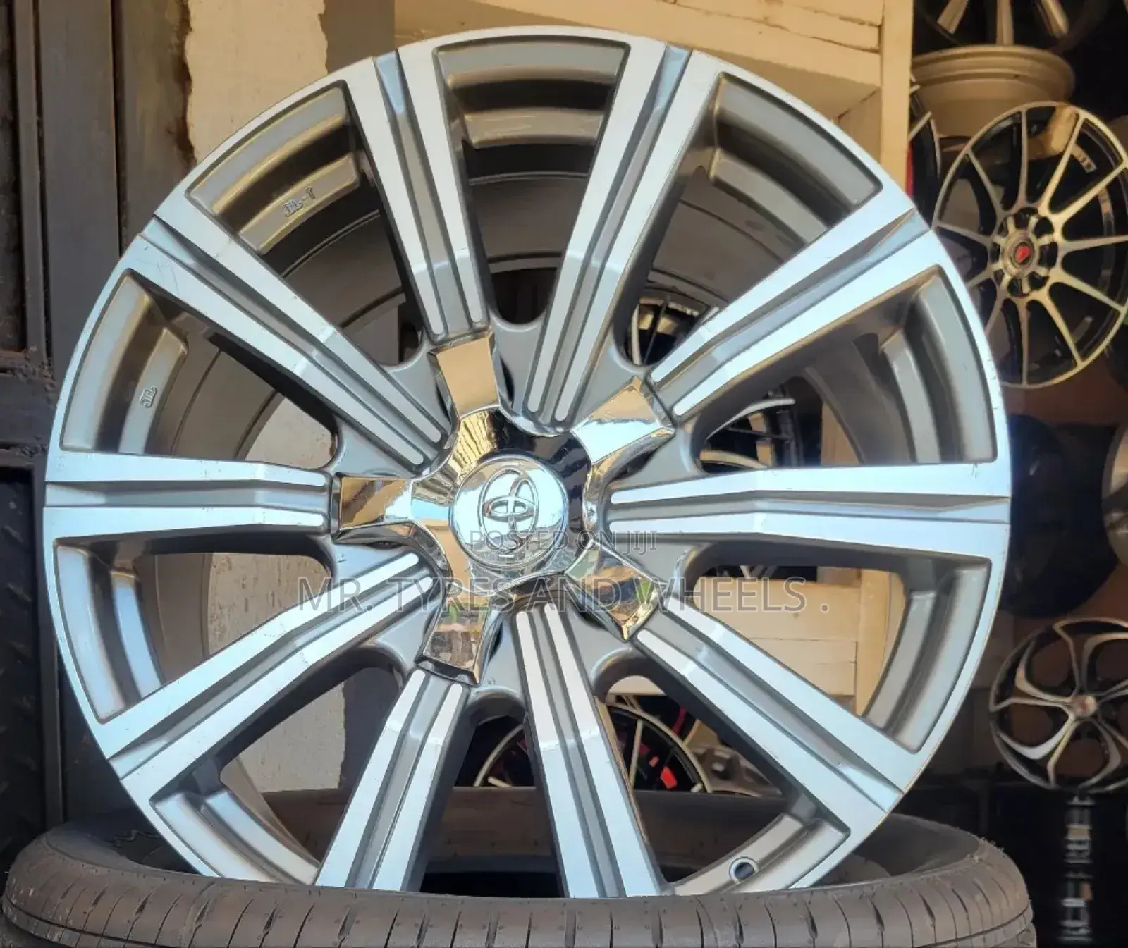 It's Size 20 and It's a Set of Rims. Rims for Big Boys Gloss