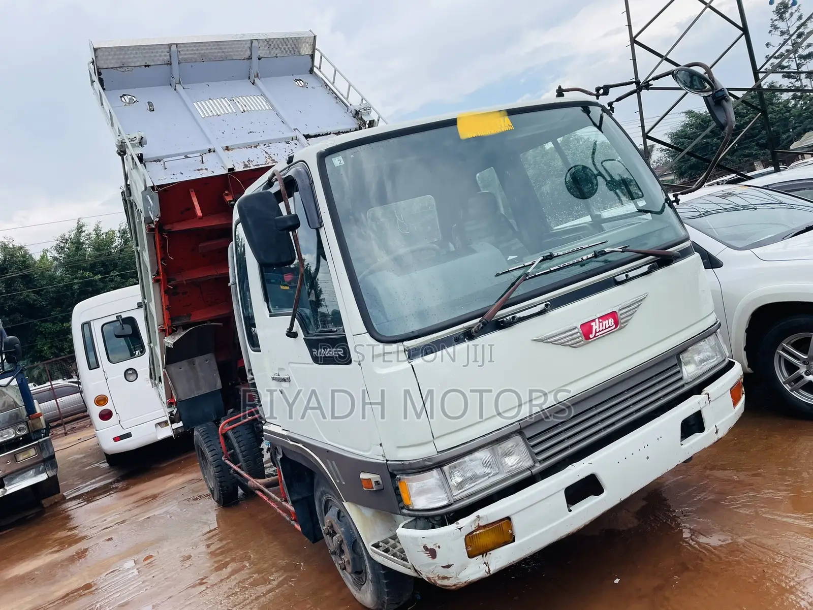 Hino Dumper H07C