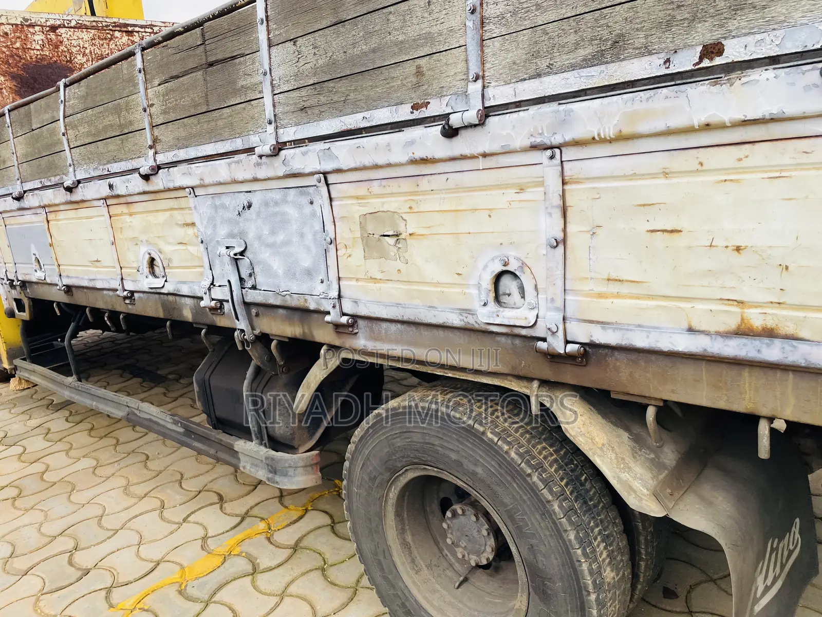 Hino Truck With Crane