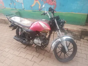 Yamaha Crux 2020 Red