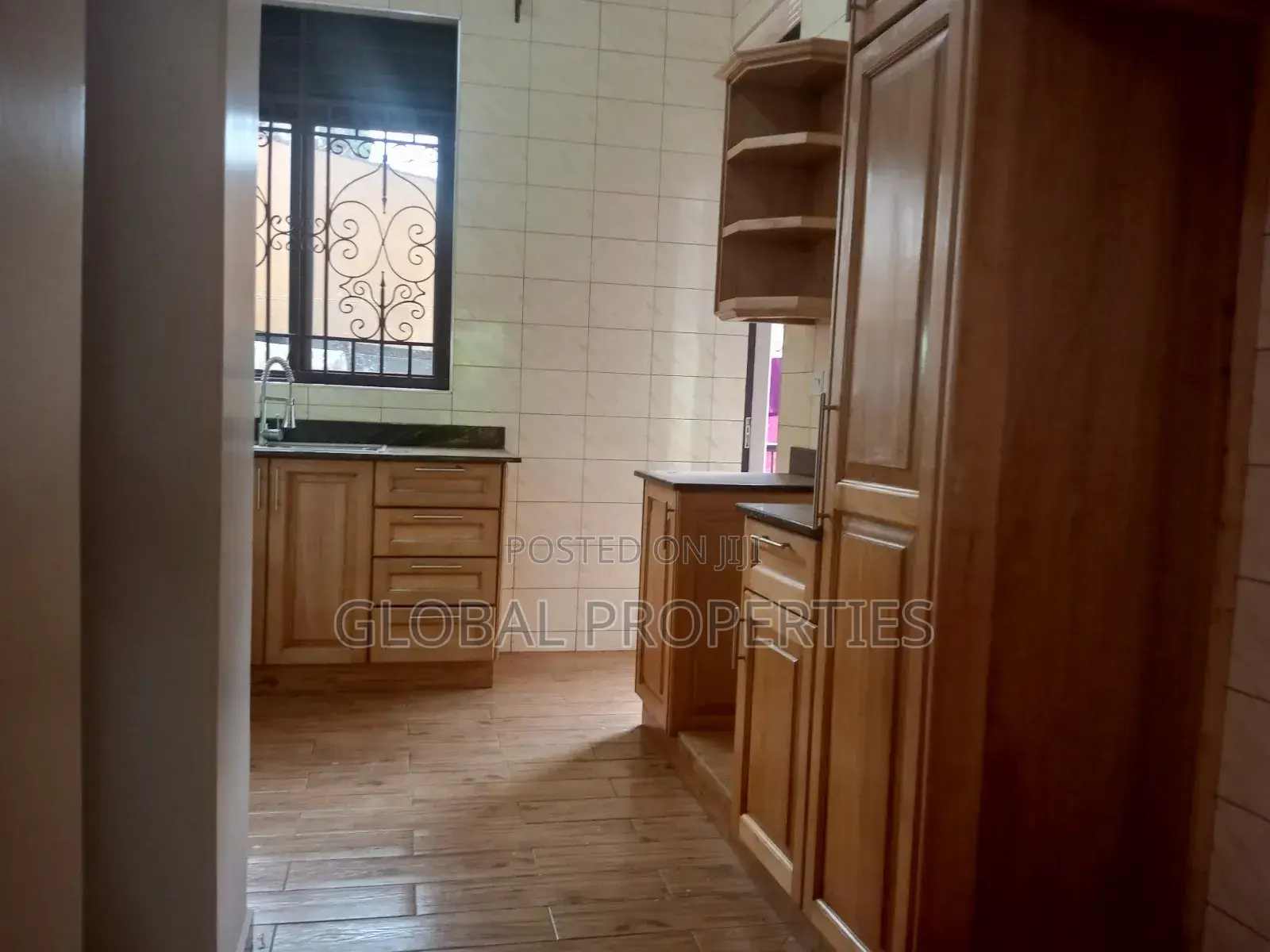 3bdrm Bungalow in Mbalwa Estate, Central Division for rent