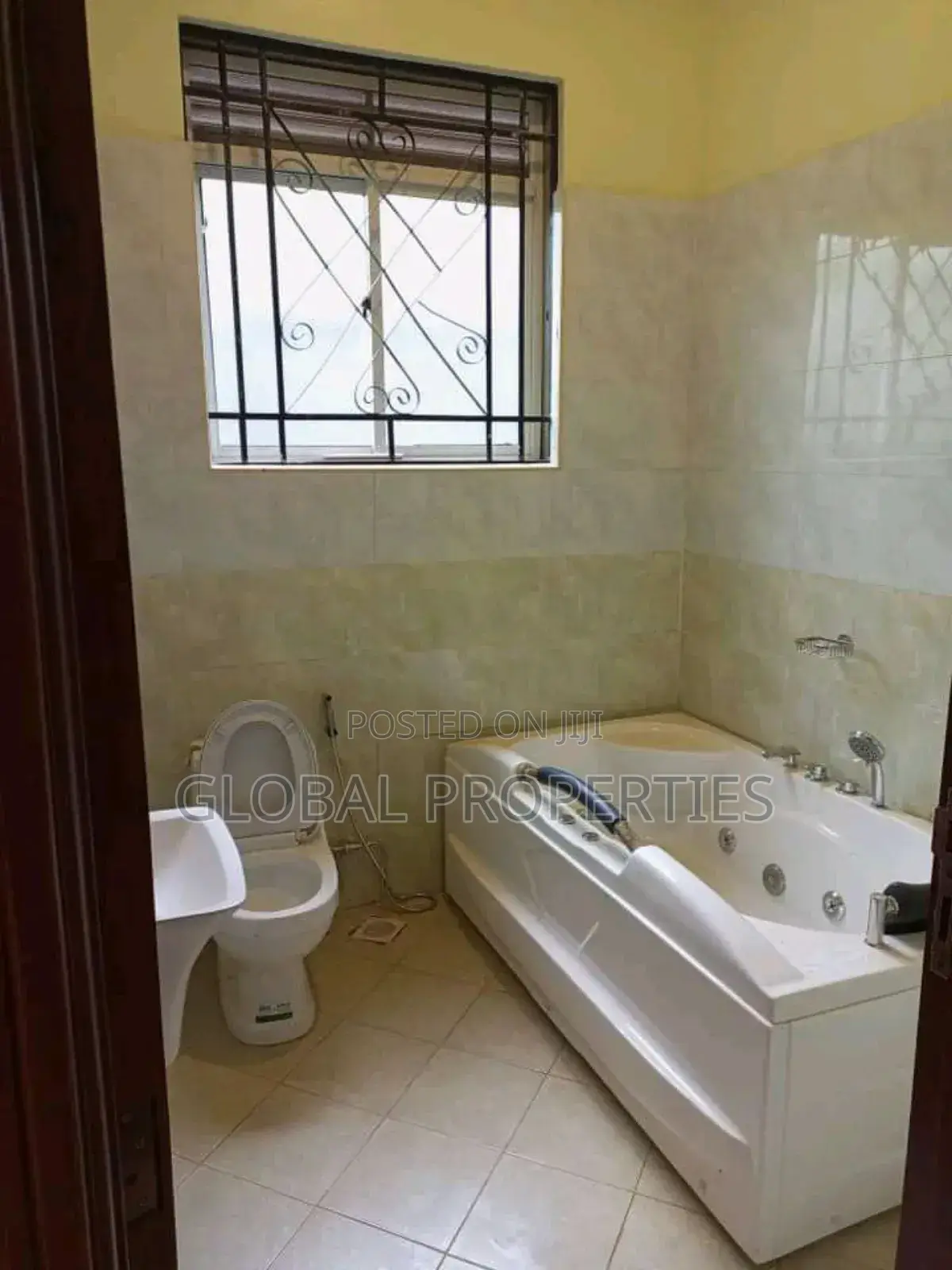 3bdrm Bungalow in Mbalwa Estate, Central Division for rent
