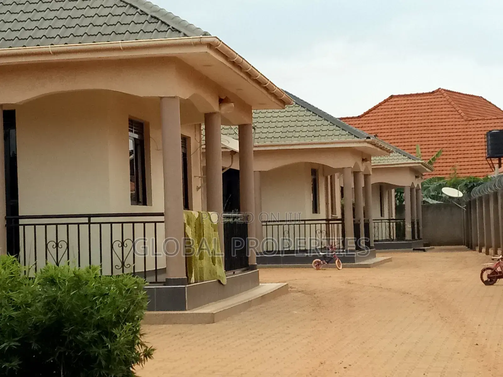 2bdrm Bungalow in Nsawo Estate, Central Division for rent