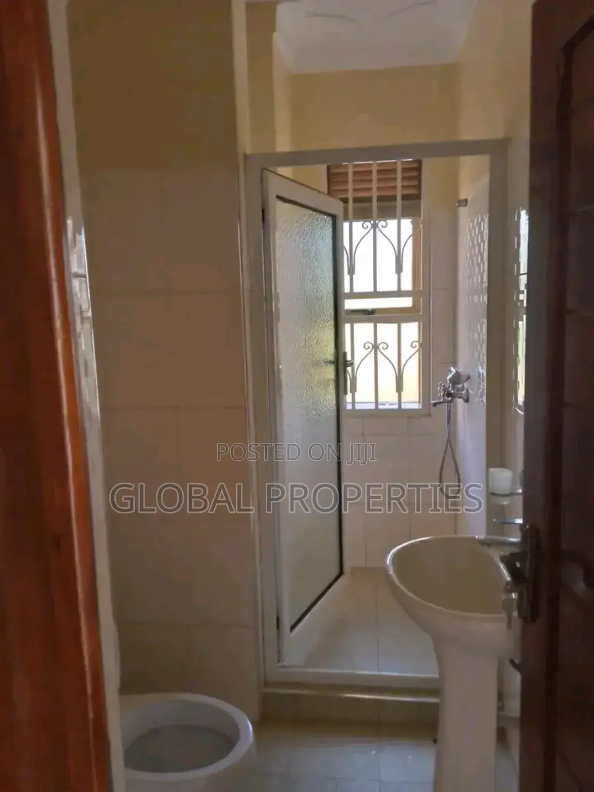 2bdrm Bungalow in Nsawo Estate, Central Division for rent