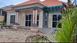 Photo - 4bdrm Bungalow in Central Division for sale