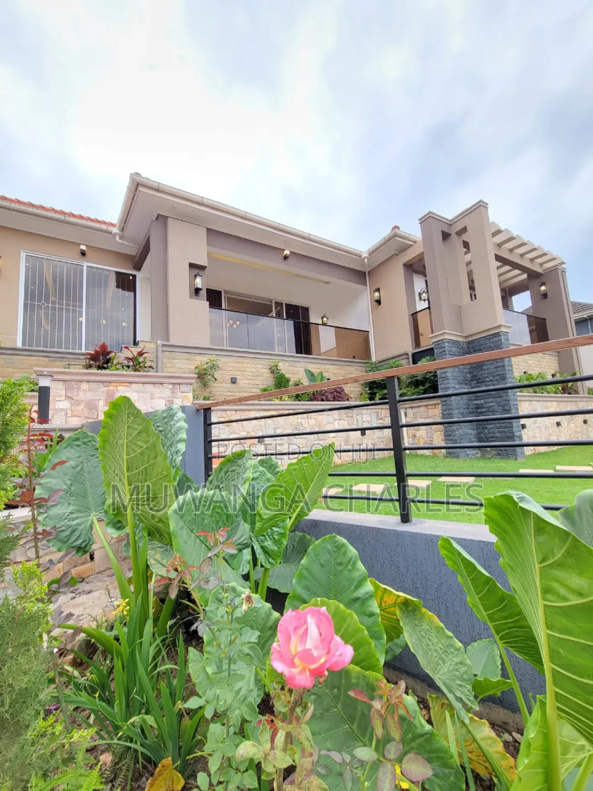 5bdrm Duplex in Fs Properties Ltd, Kira for sale