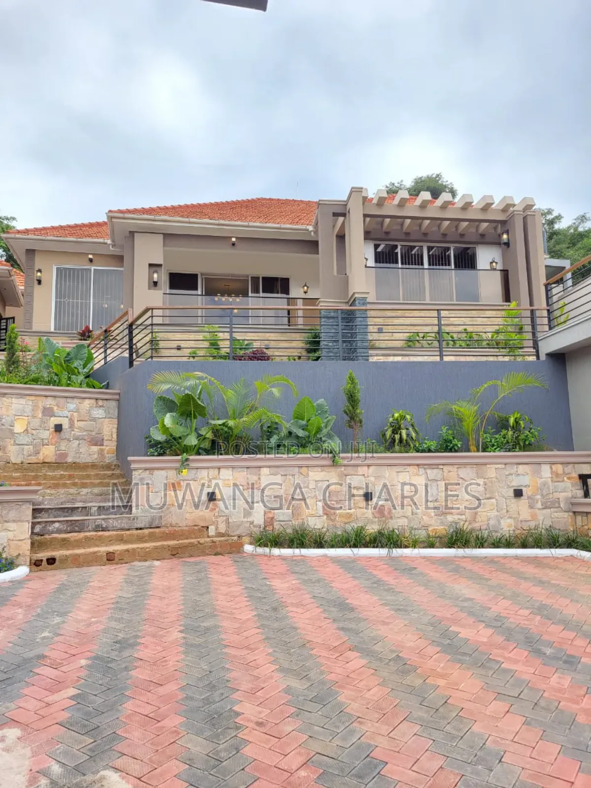 5bdrm Duplex in Fs Properties Ltd, Kira for sale