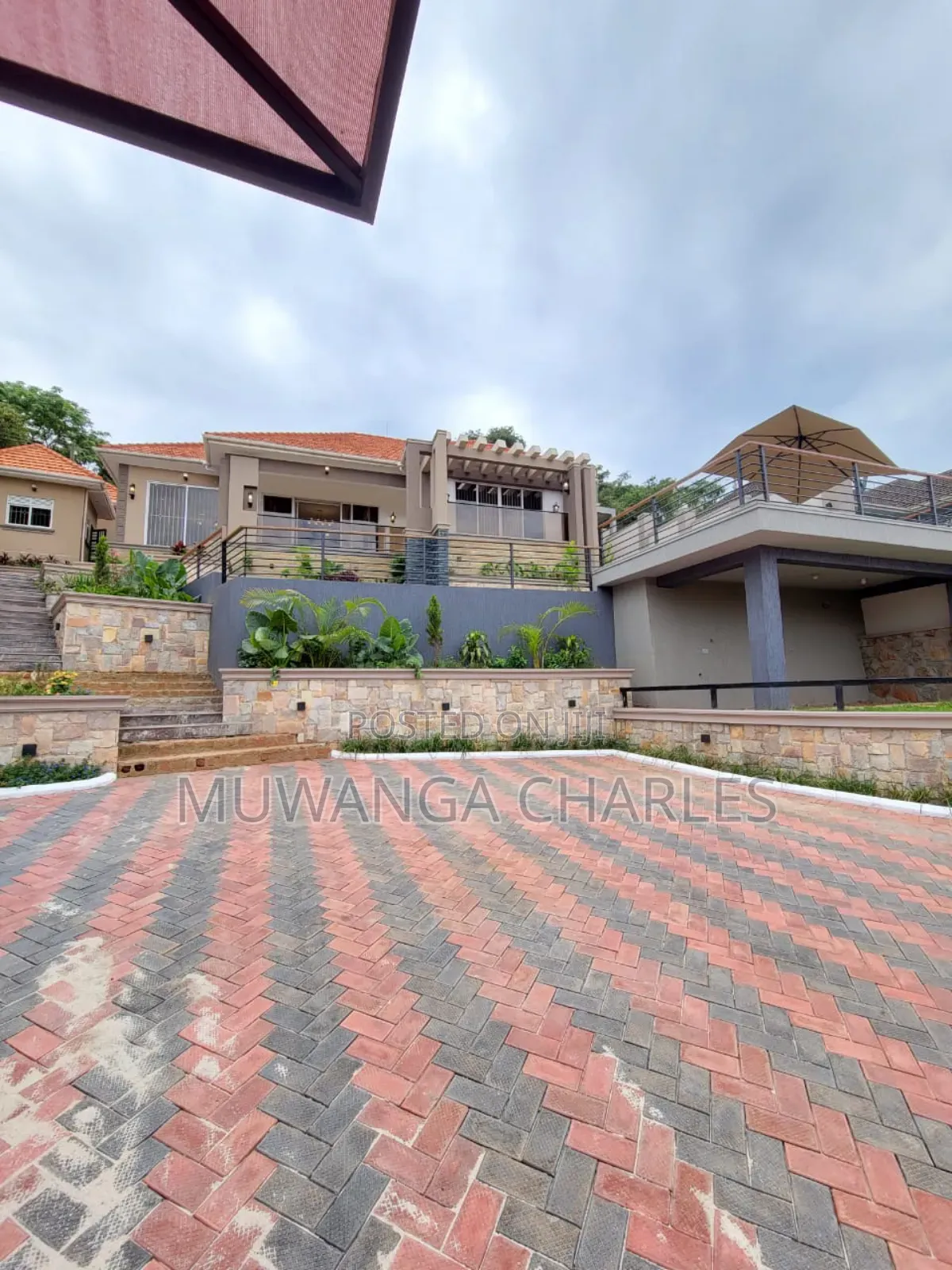 5bdrm Duplex in Fs Properties Ltd, Kira for sale