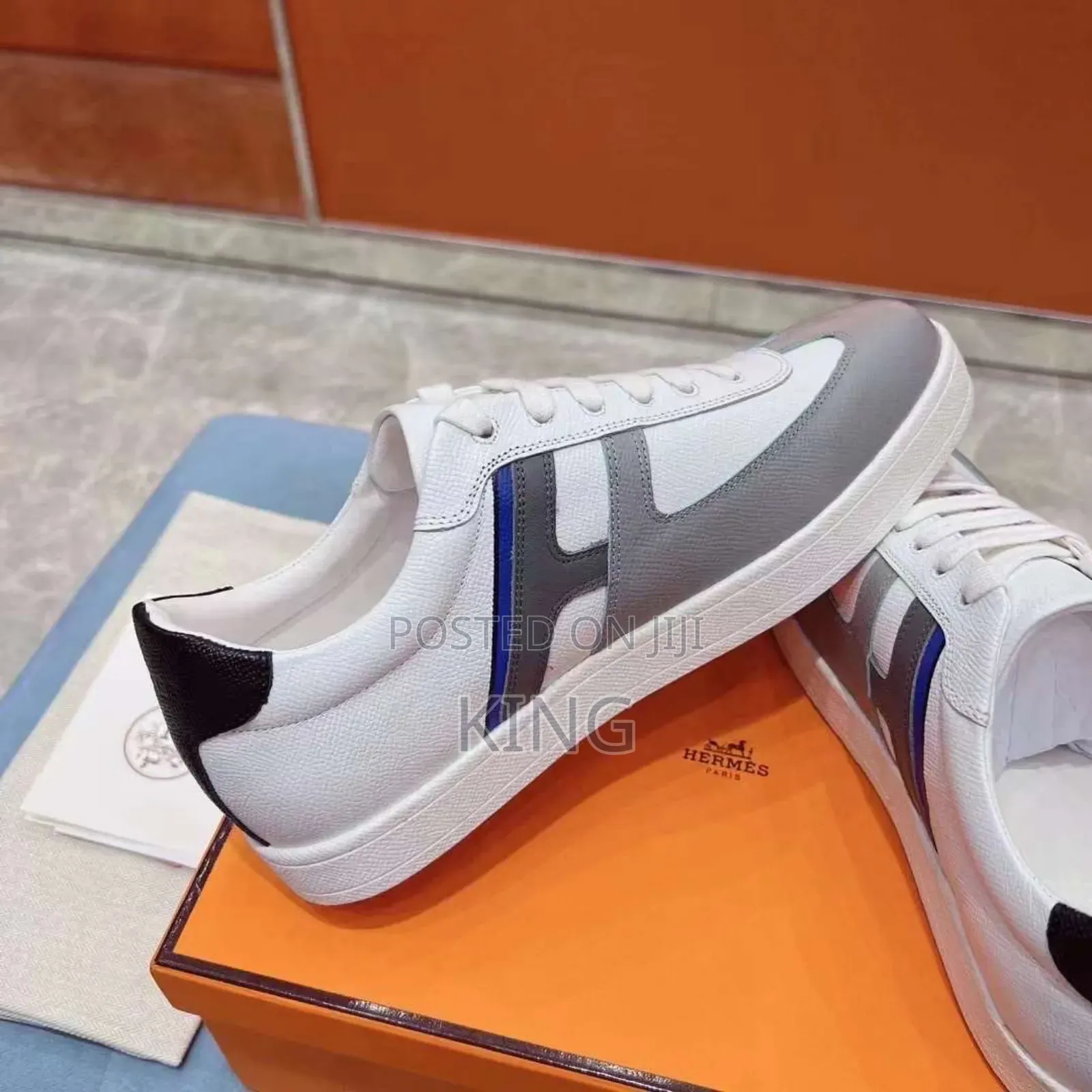 Boomerang Sneaker Hermès