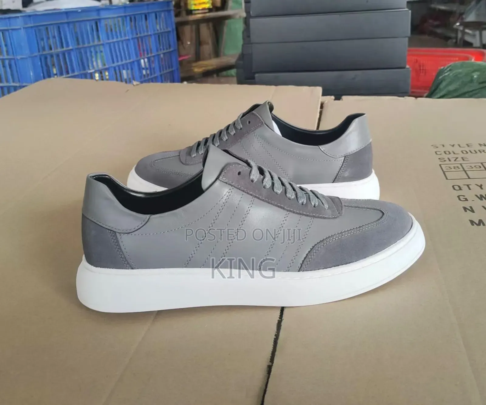 I Erkek Sneaker. Grey White