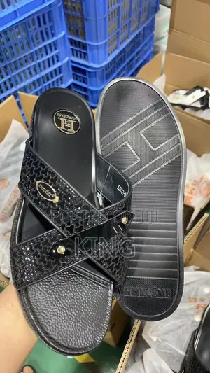 Factual Men's Casual Leather Sandals