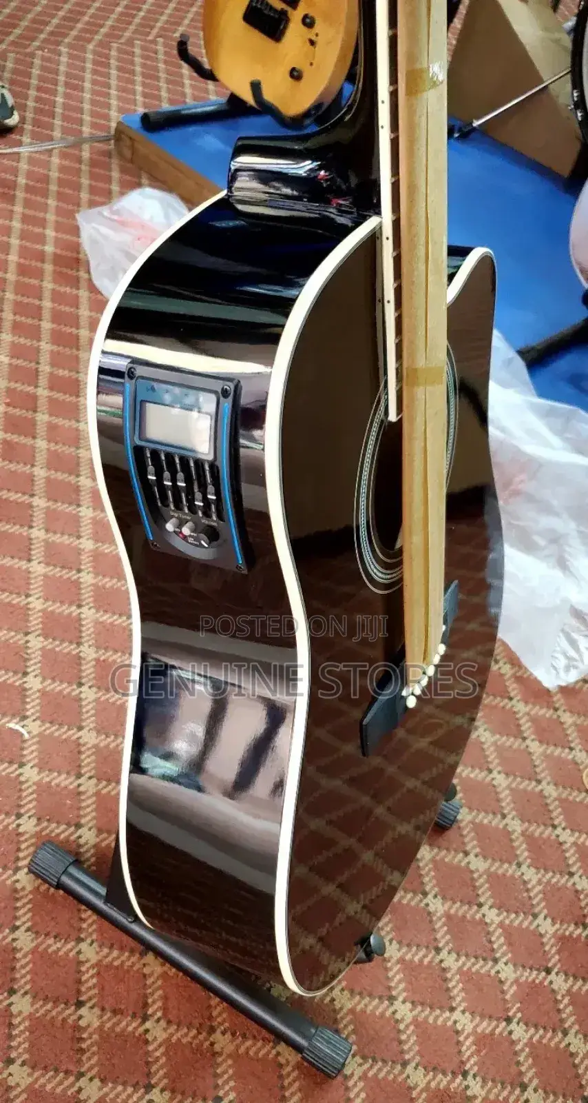 Acoustic Amplified Guitar/Yamaha