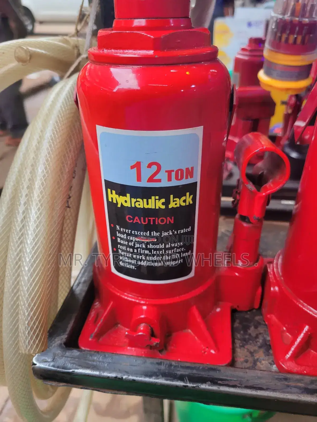 Hydrolic Car Jack 12 Ton. Customer Service.
