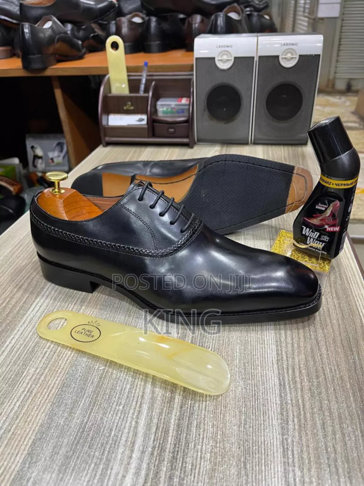 Comm Leather Shoes. Big Time