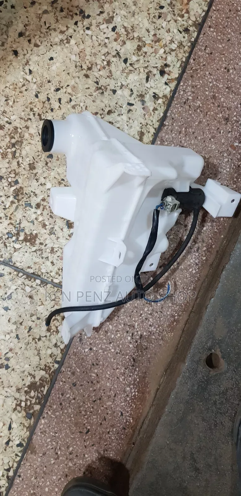 Wind Shield Washer Reservoir Tank for Hillux Revo 2018