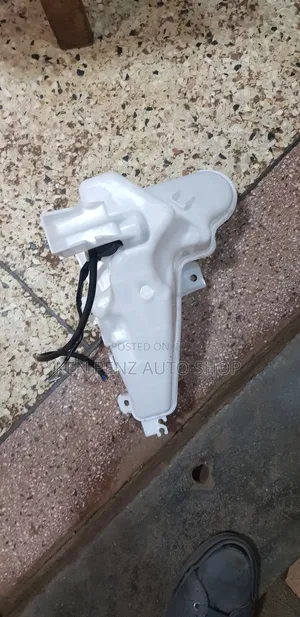 Wind Shield Washer Reservoir Tank for Hillux Revo 2018