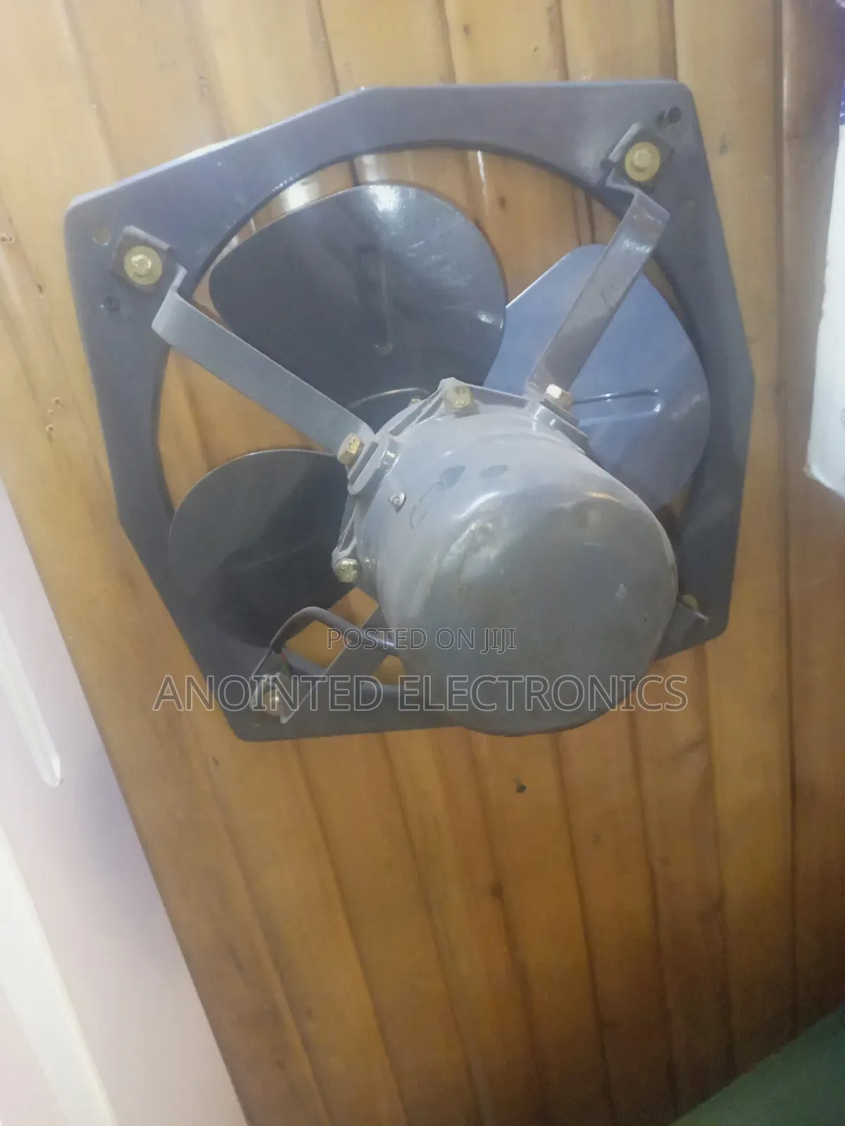 Exhust Wall Fan Heavy Duty 12"