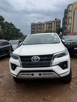 Toyota Fortuner 2018 White