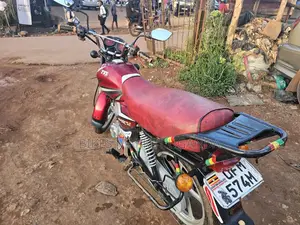 TVS HLX 125 2022 Red
