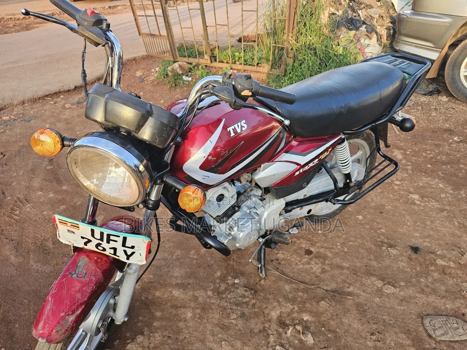 TVS HLX 125 2022 Red