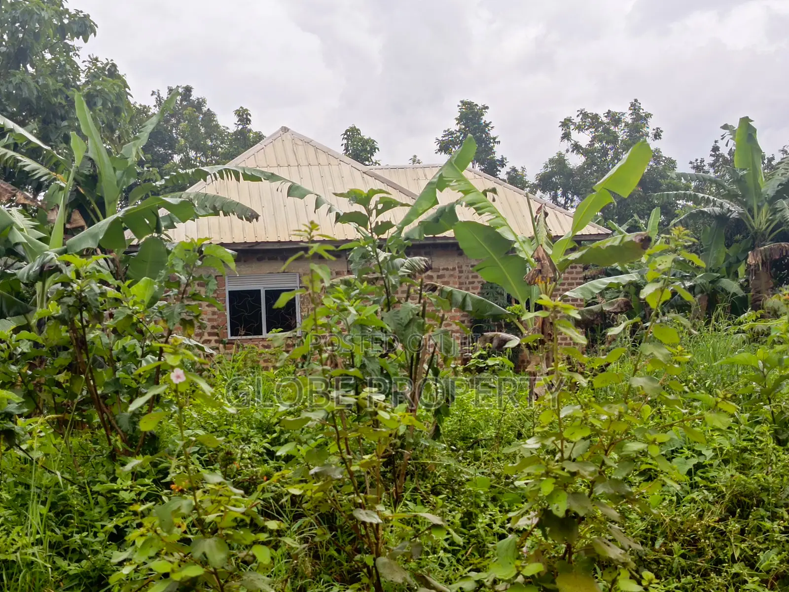 2bdrm Bungalow in Nakasajja, Kasawo for sale