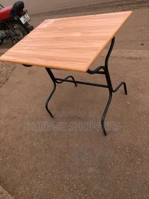 Restaurant Tables / Comfortable Tables