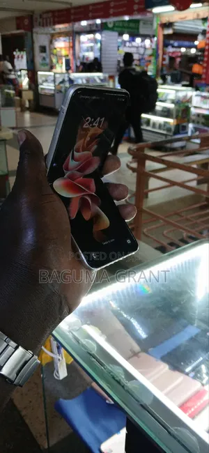 Photo - Samsung Galaxy Z Flip 3 128 GB