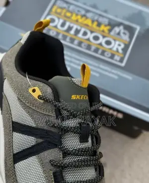 Original Skechers Arch Fit Hiking/Trekking Sneakers