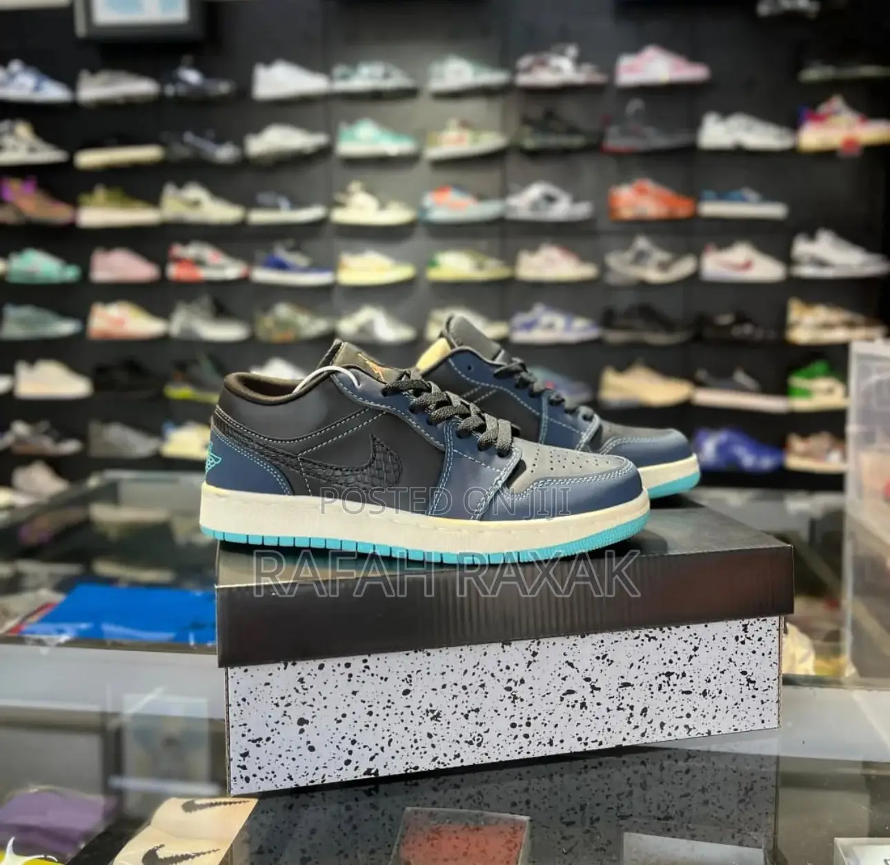 Original Nike Air Jordan 1 Low Black Dark Obsidian Sneaker